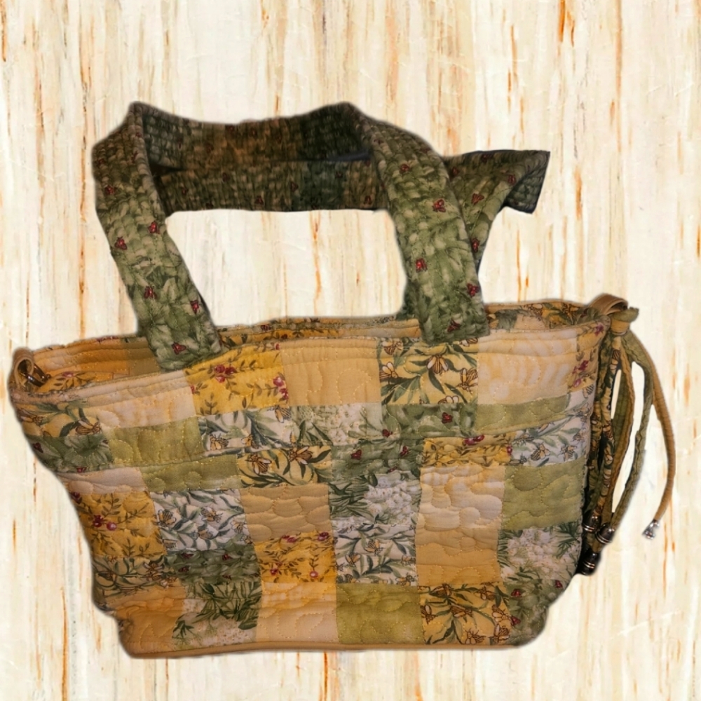 Donna Sharp Patchwork Bumble Bee Purse - image 1